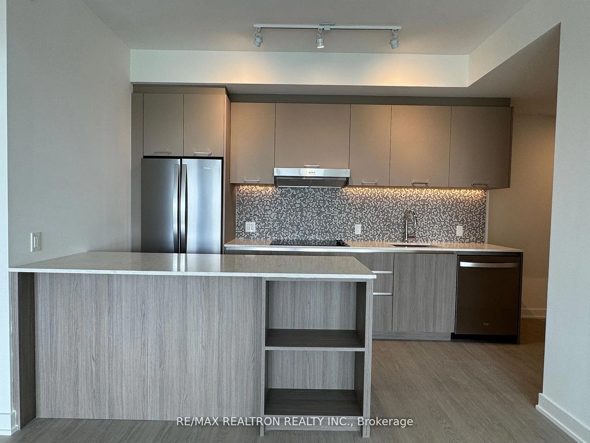 8188 Yonge Street #729