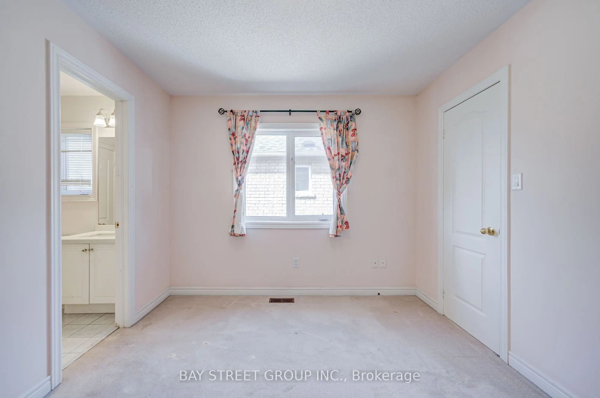 13 Pembrooke Road