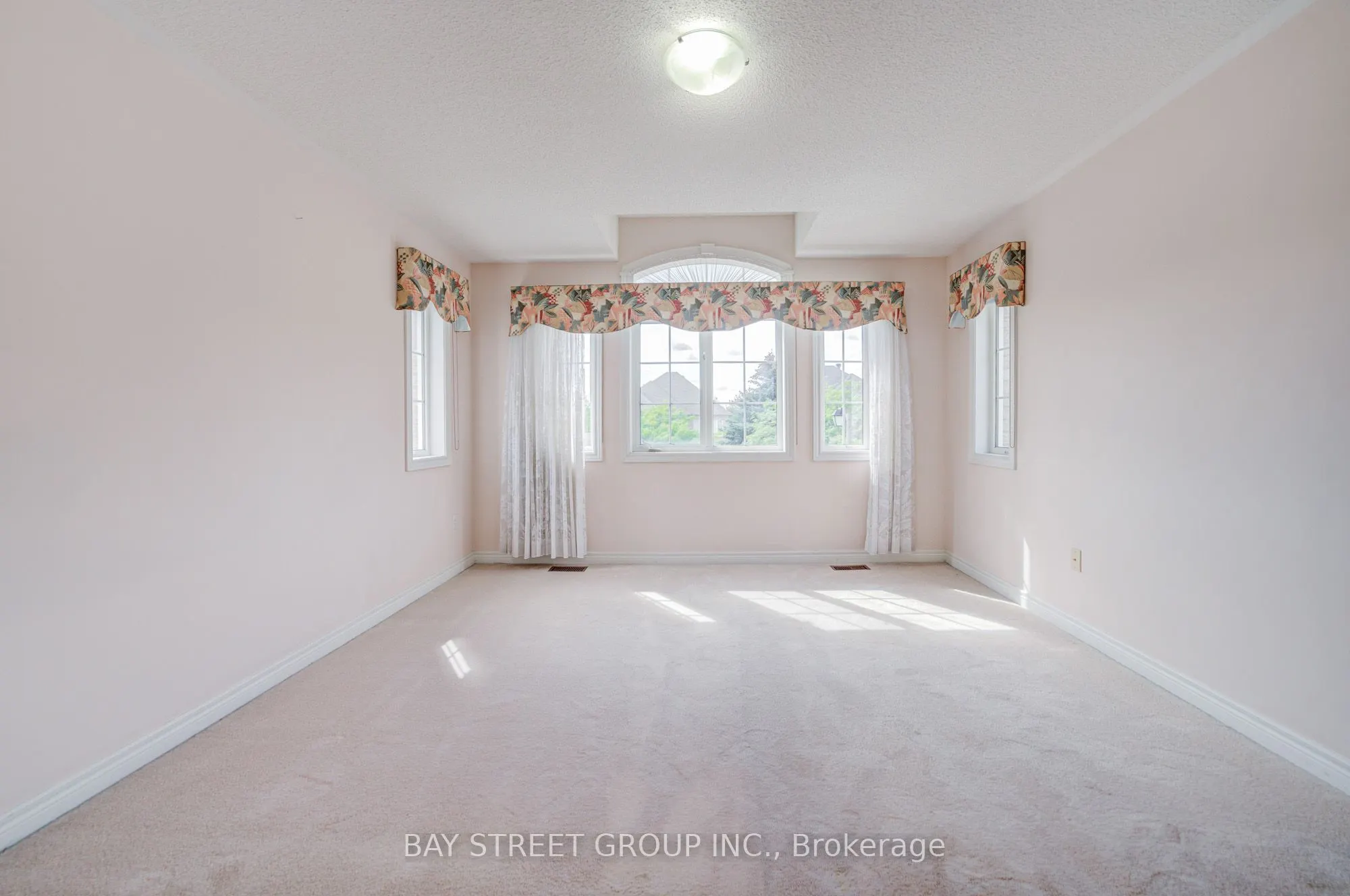 13 Pembrooke Road