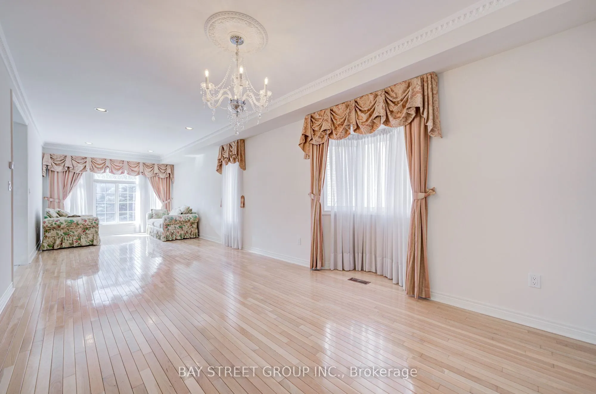 13 Pembrooke Road