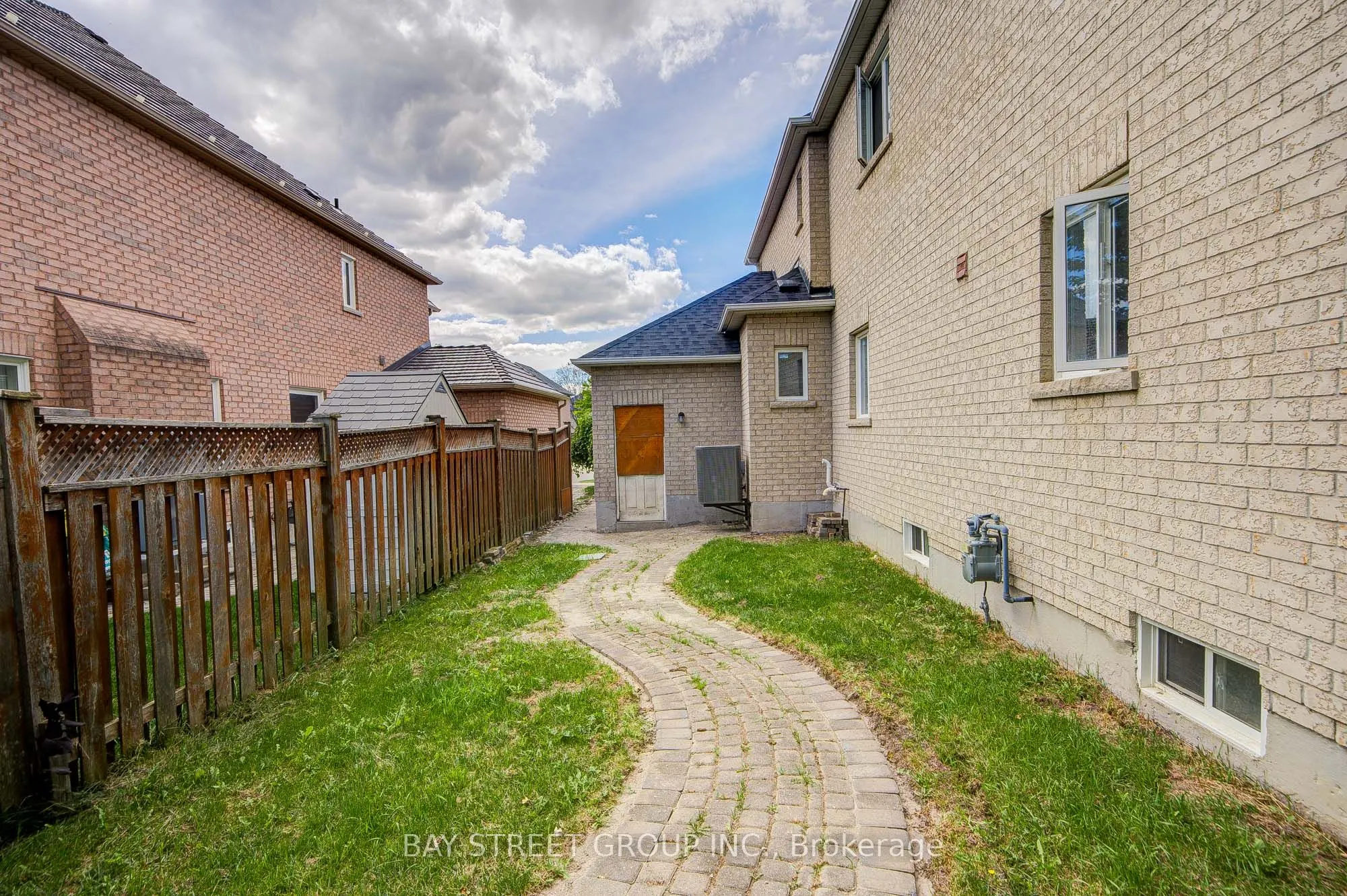 13 Pembrooke Road