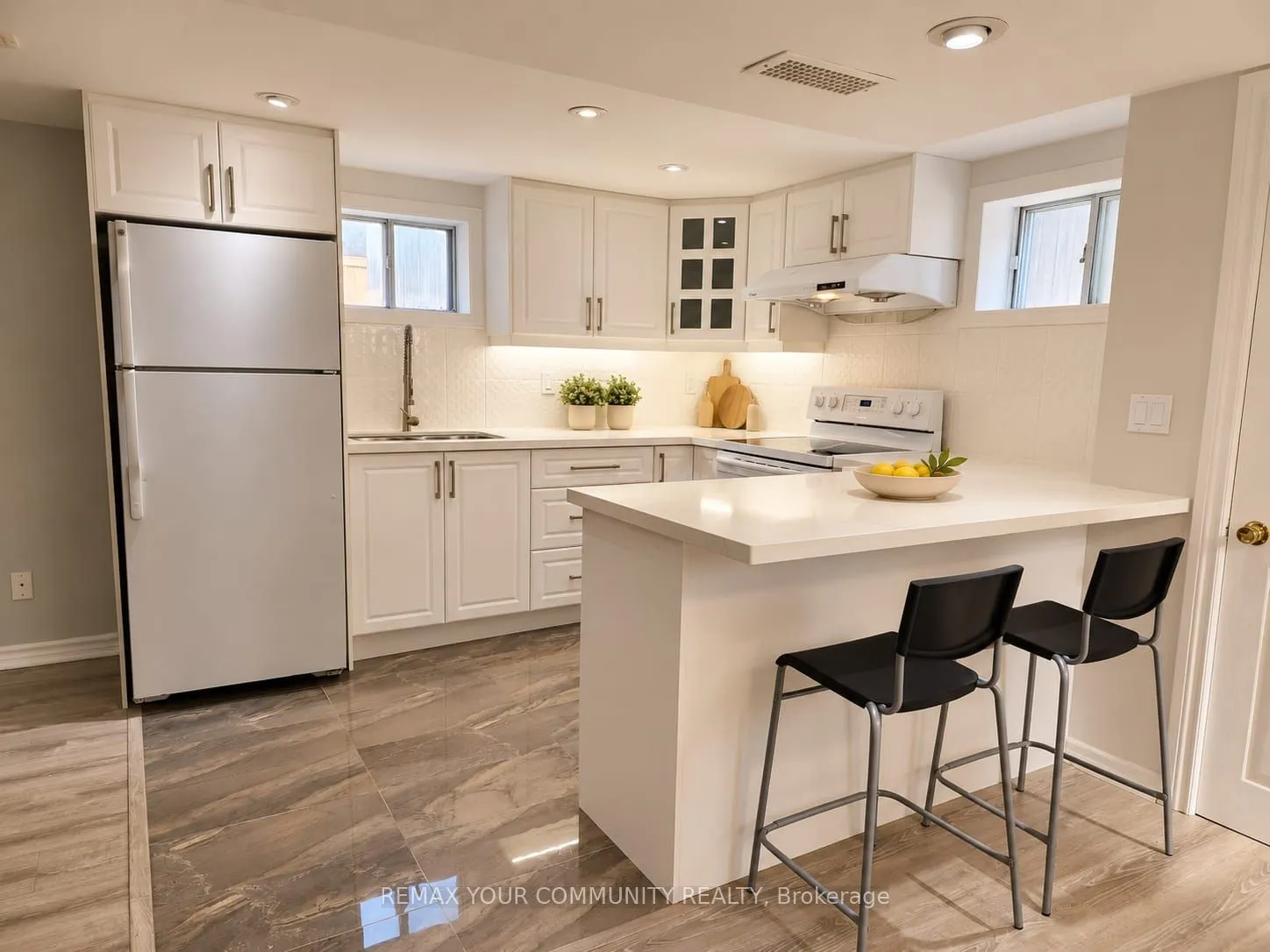 387 Paliser Crescent N #Lower Level