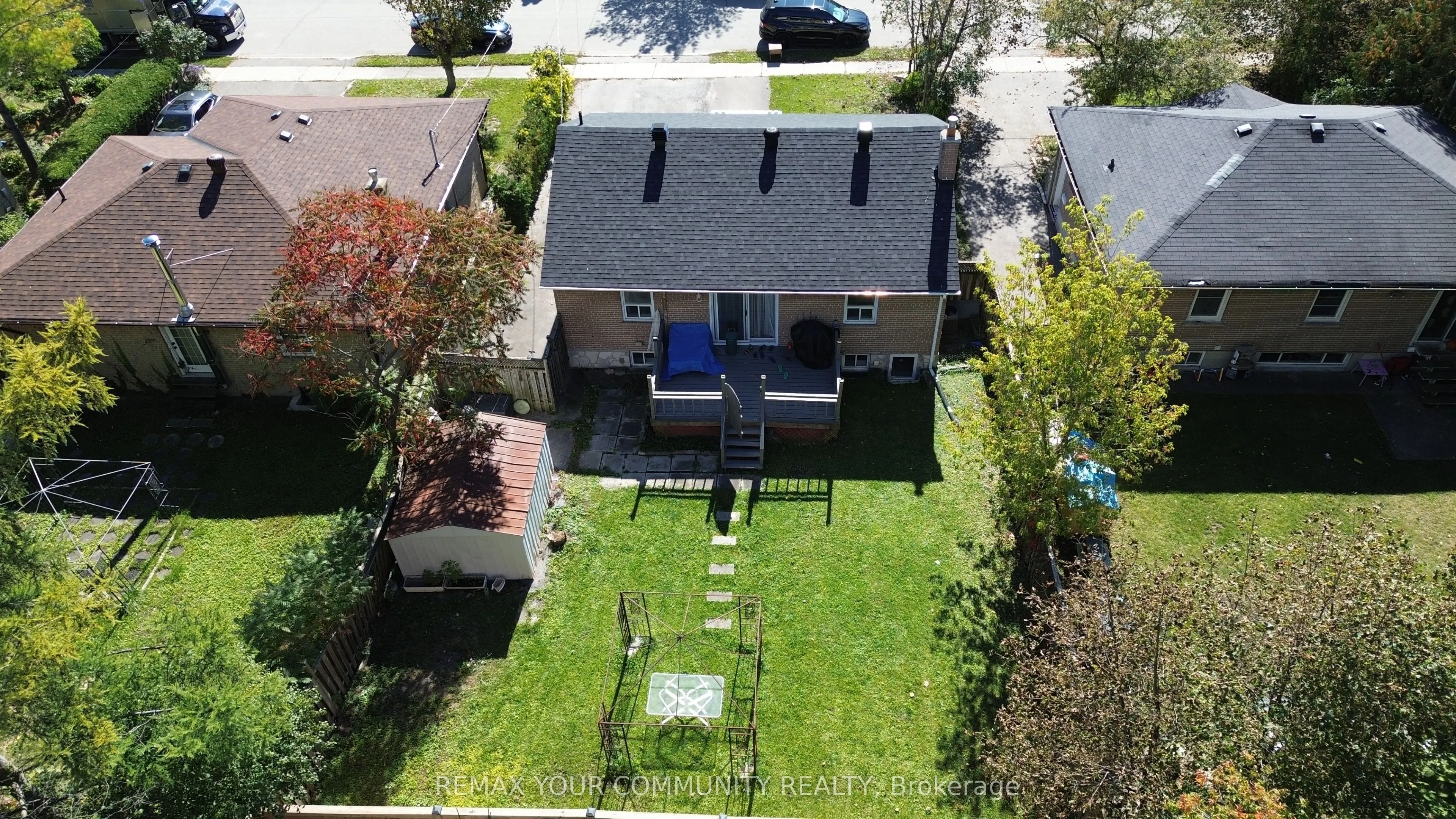 387 Paliser Crescent N #Lower Level