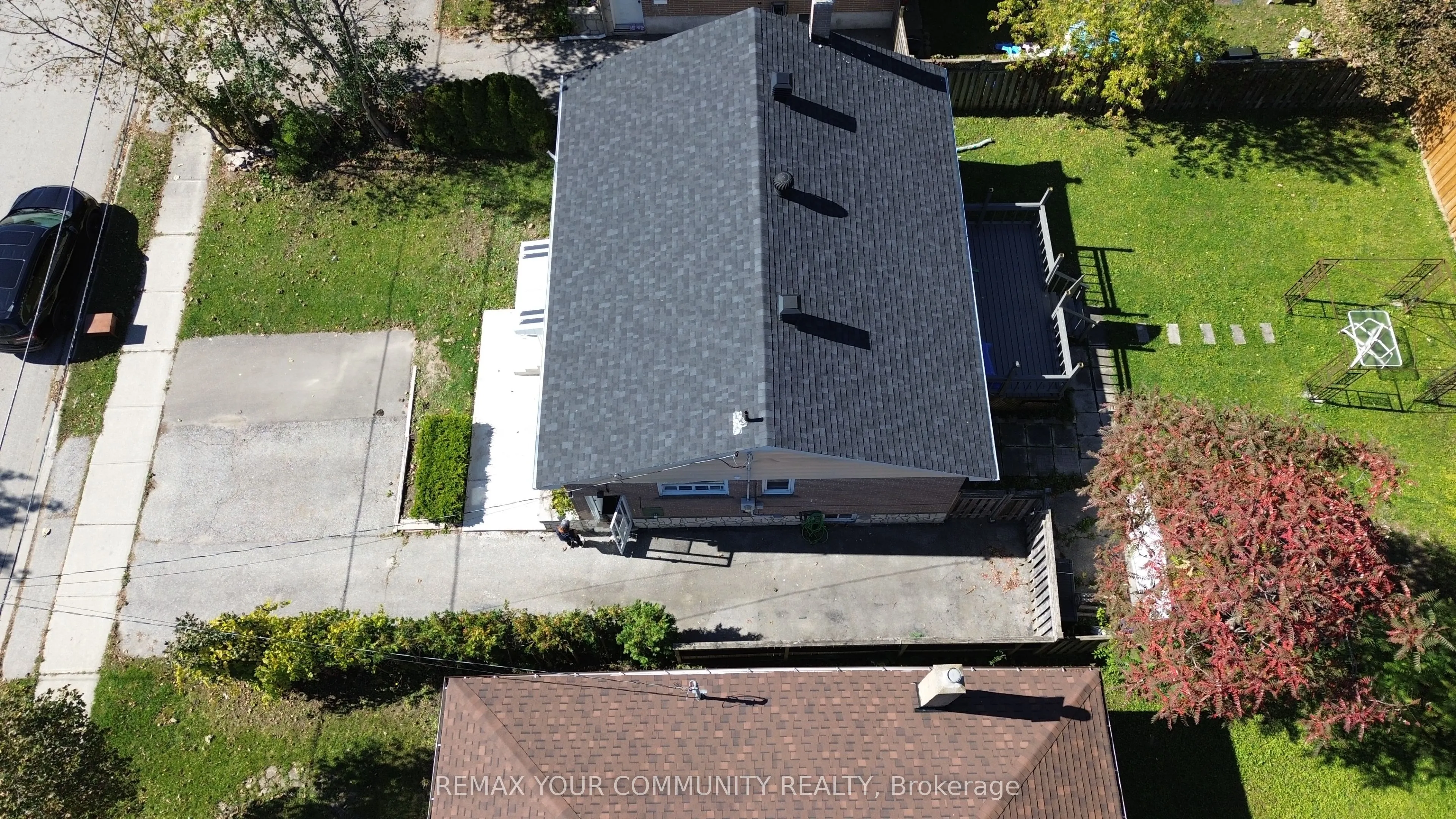 387 Paliser Crescent N #Lower Level
