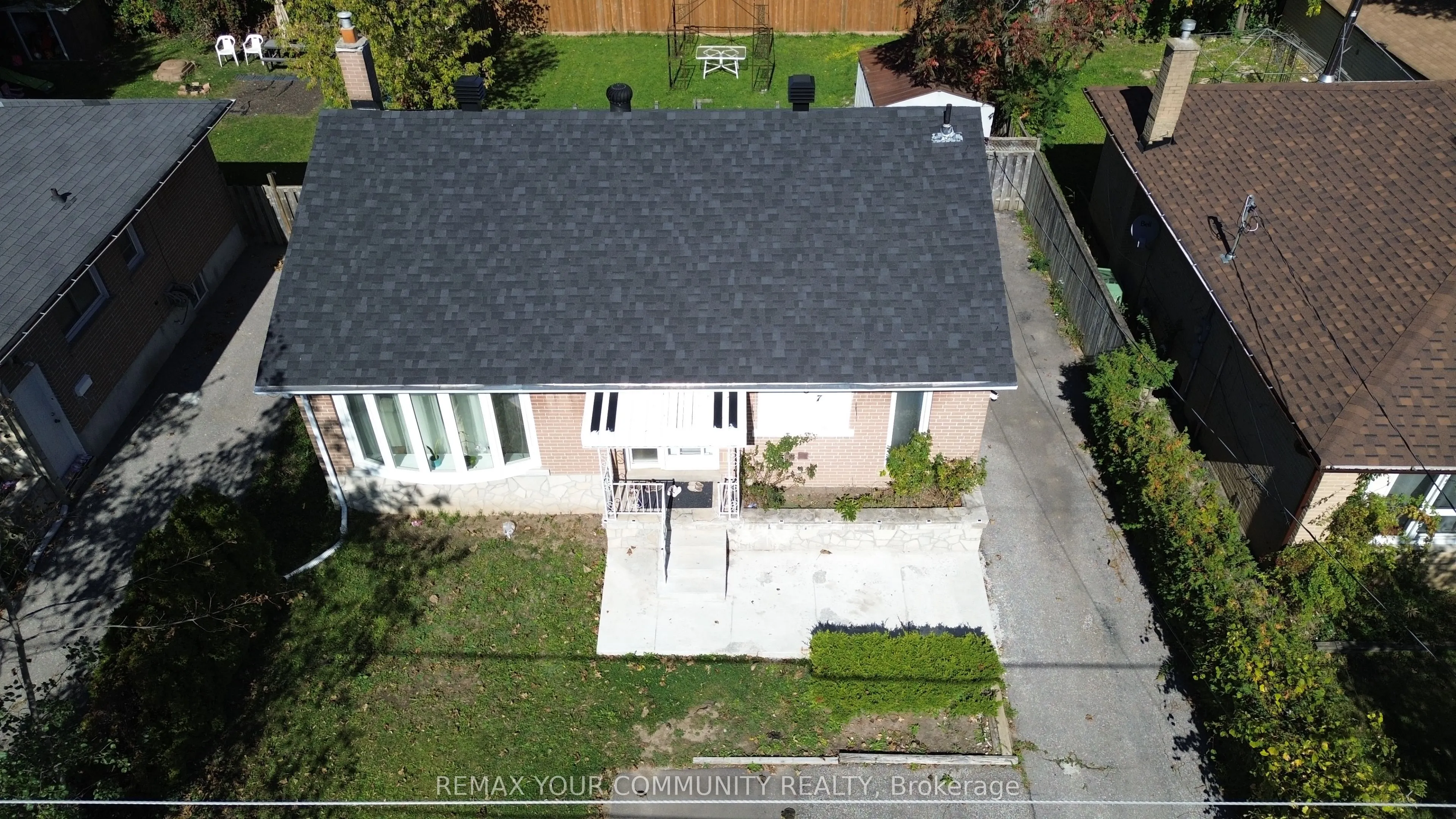 387 Paliser Crescent N #Lower Level
