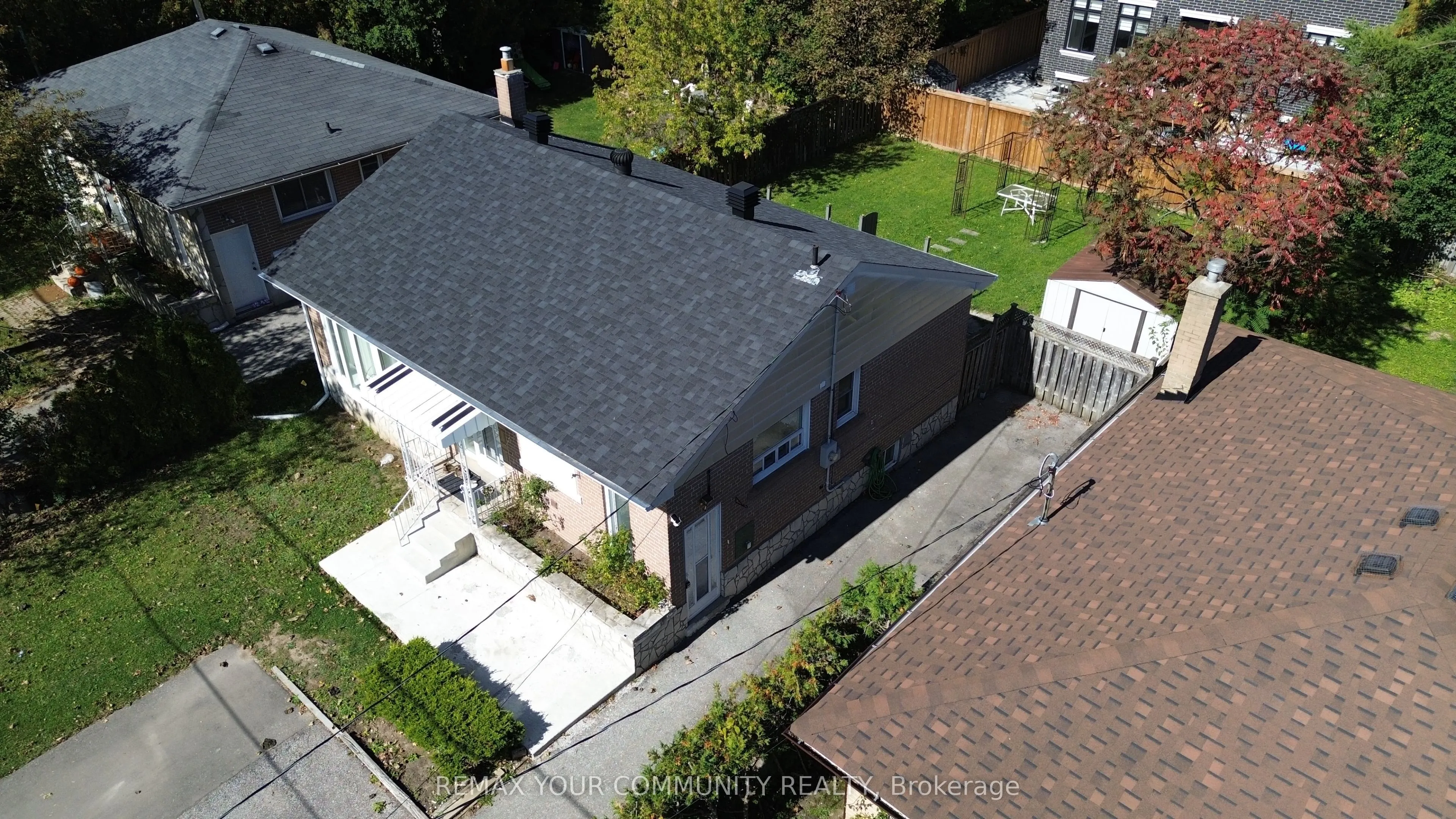 387 Paliser Crescent N #Lower Level