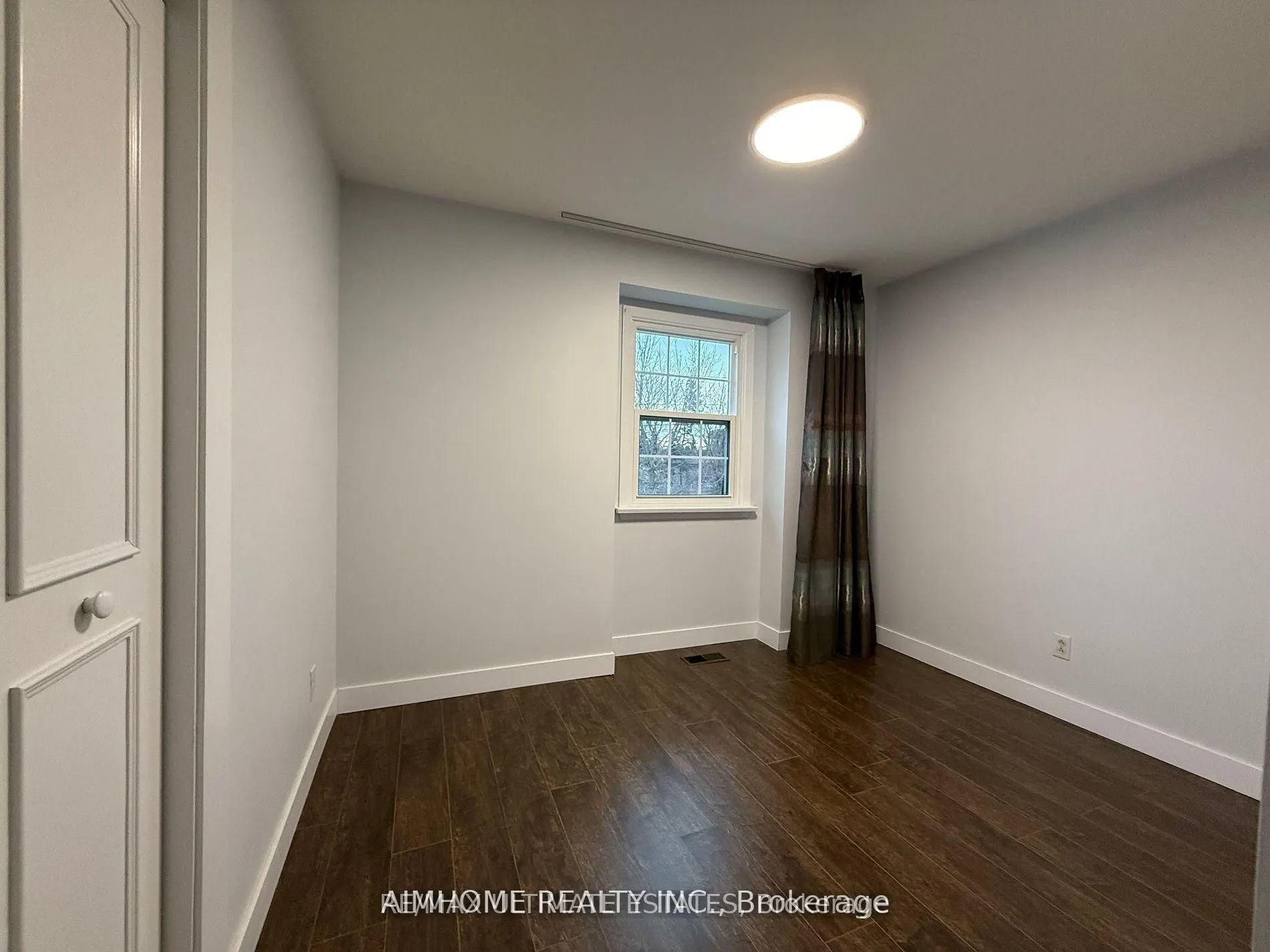 338 Steeles Avenue E
