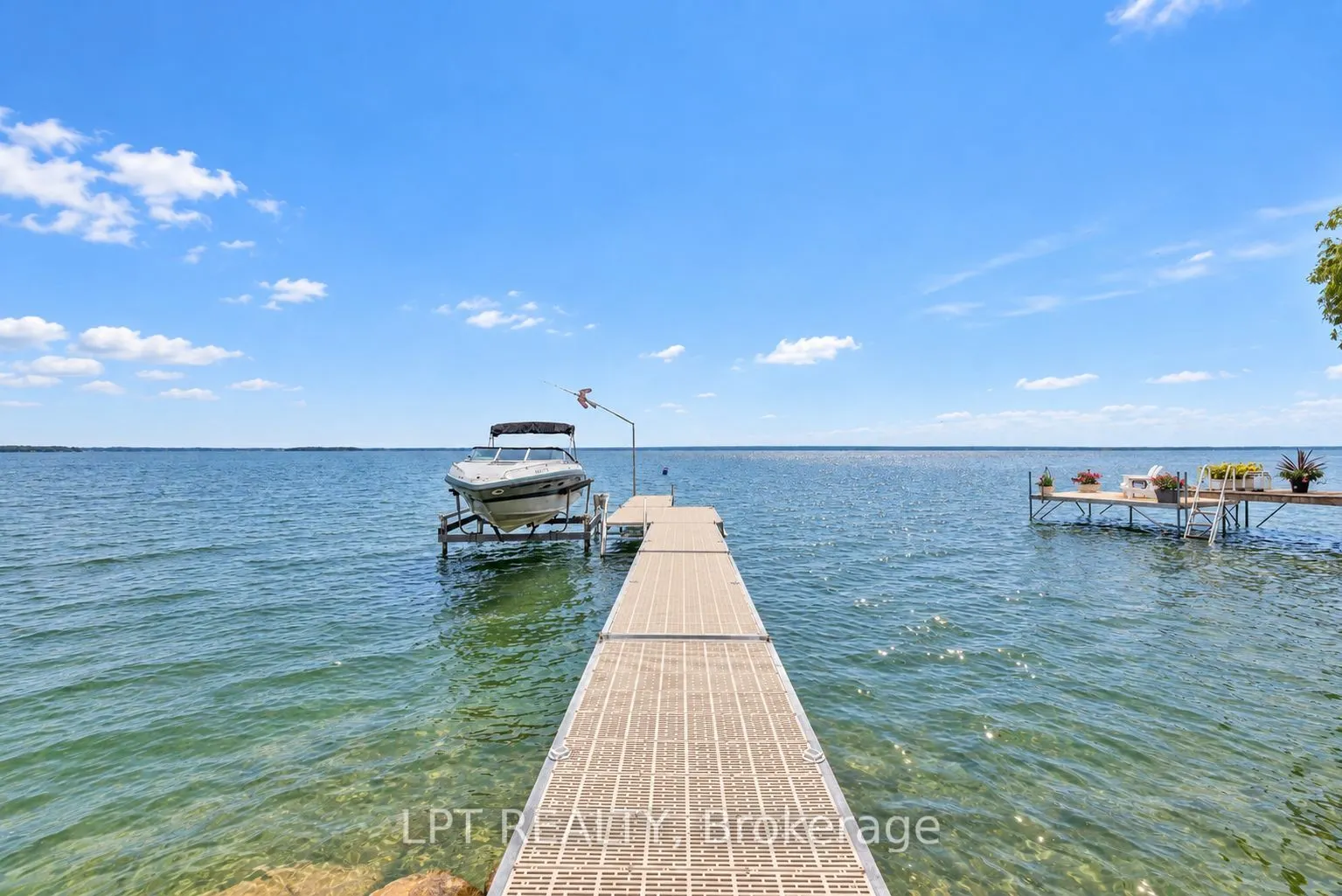 427 Lake Drive E