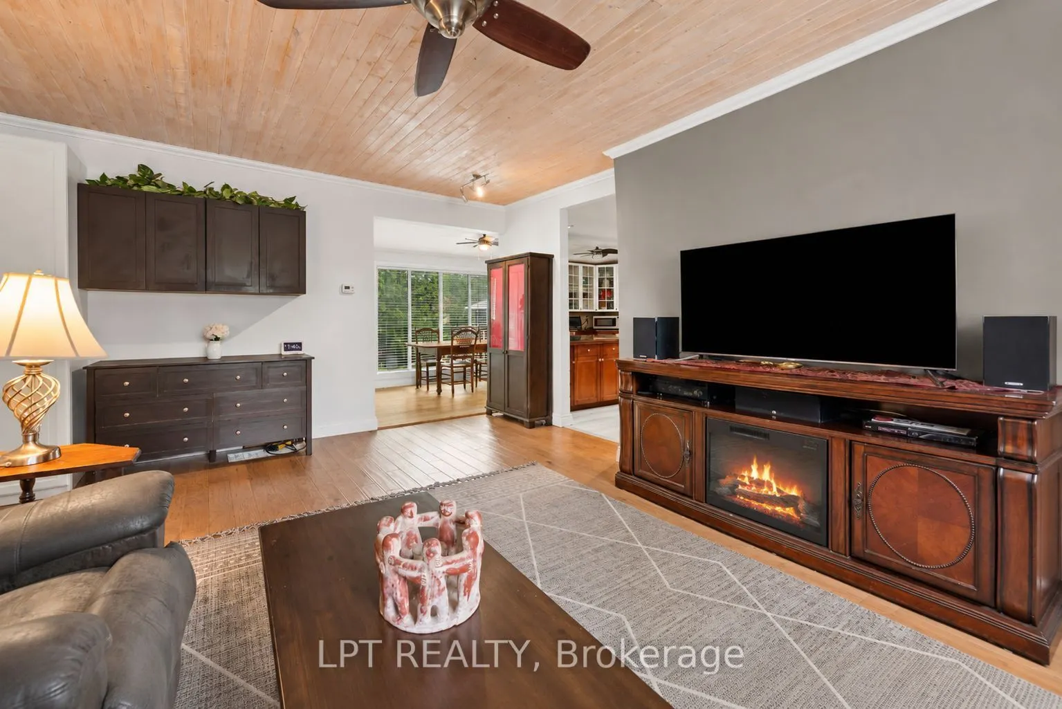 427 Lake Drive E