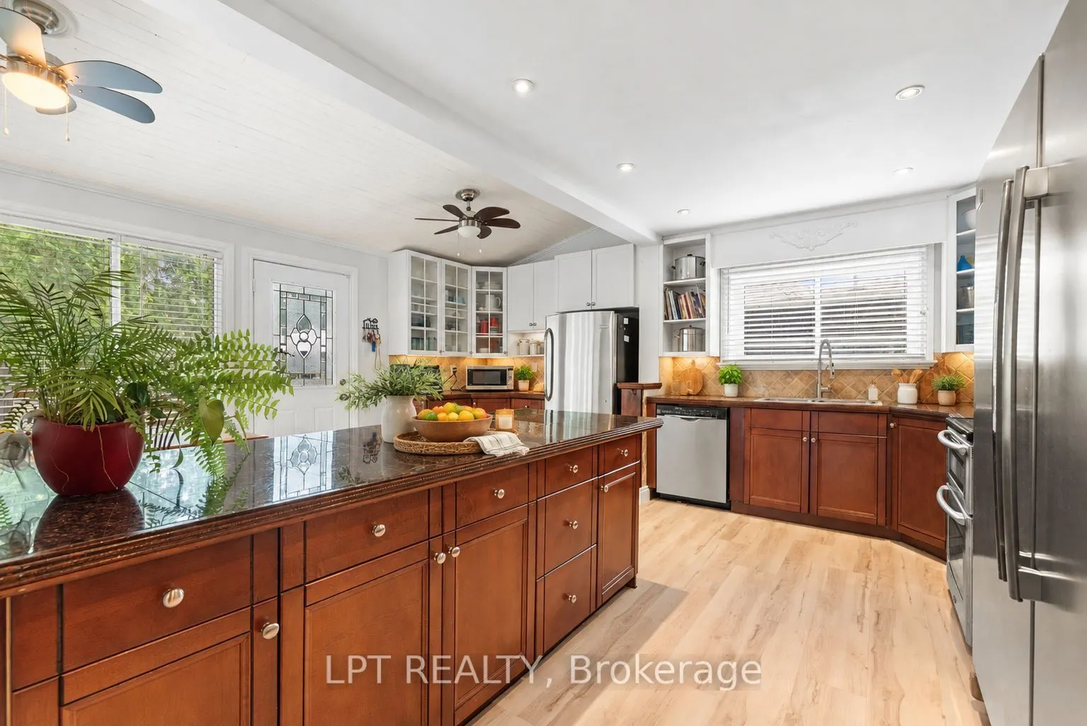 427 Lake Drive E