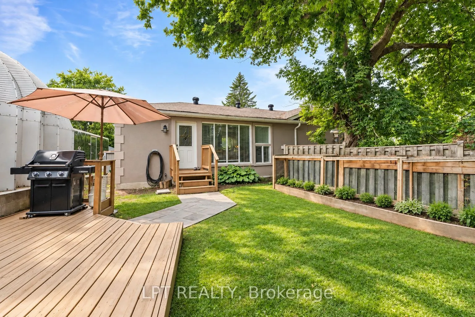 427 Lake Drive E