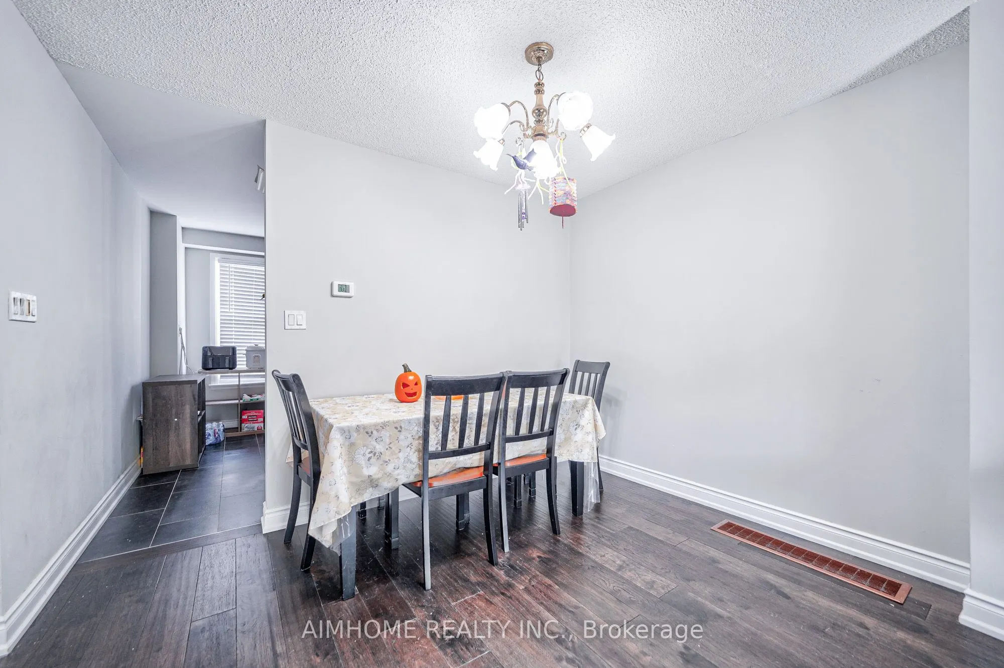 1692 John Street #30