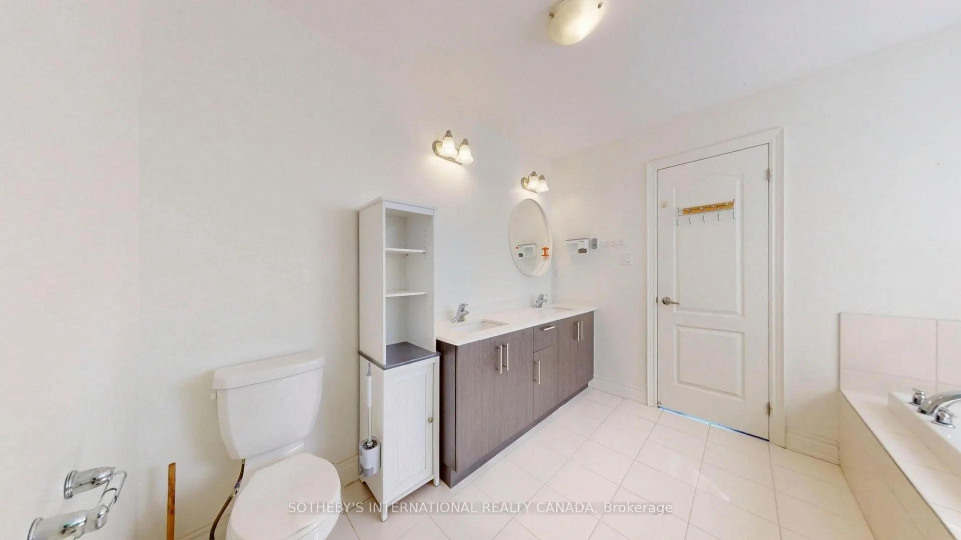 60 Sharonview Crescent