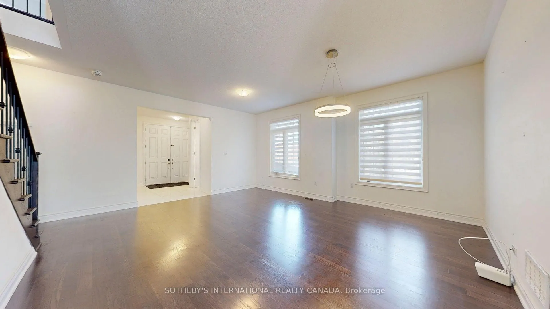 60 Sharonview Crescent
