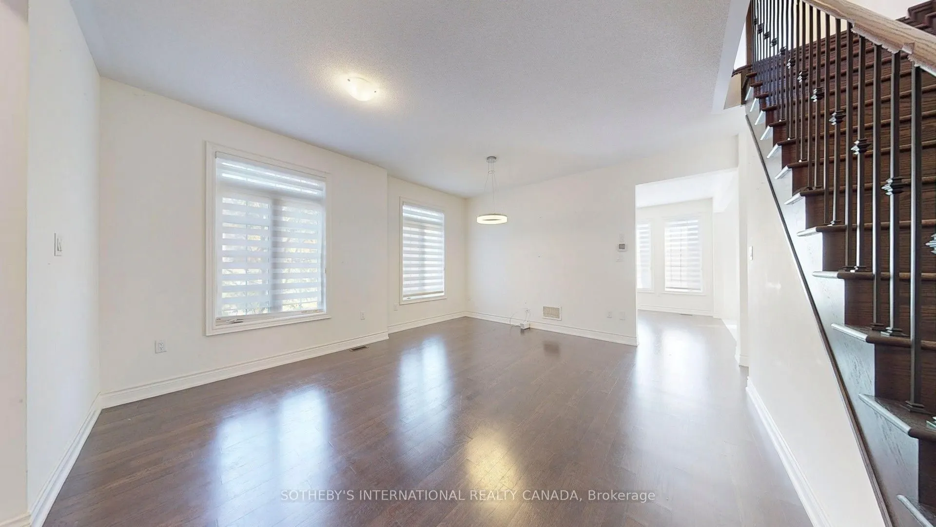 60 Sharonview Crescent