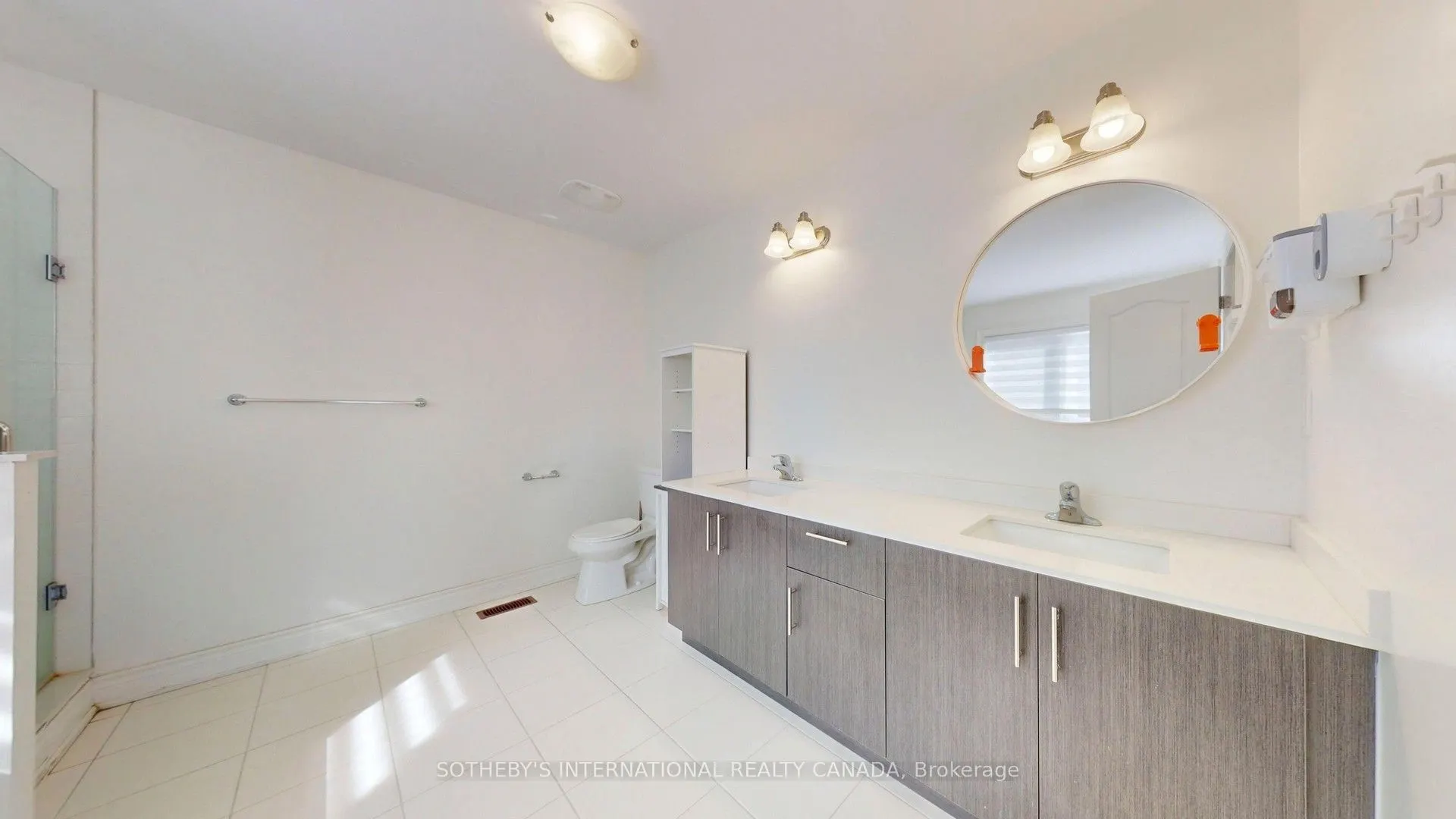60 Sharonview Crescent