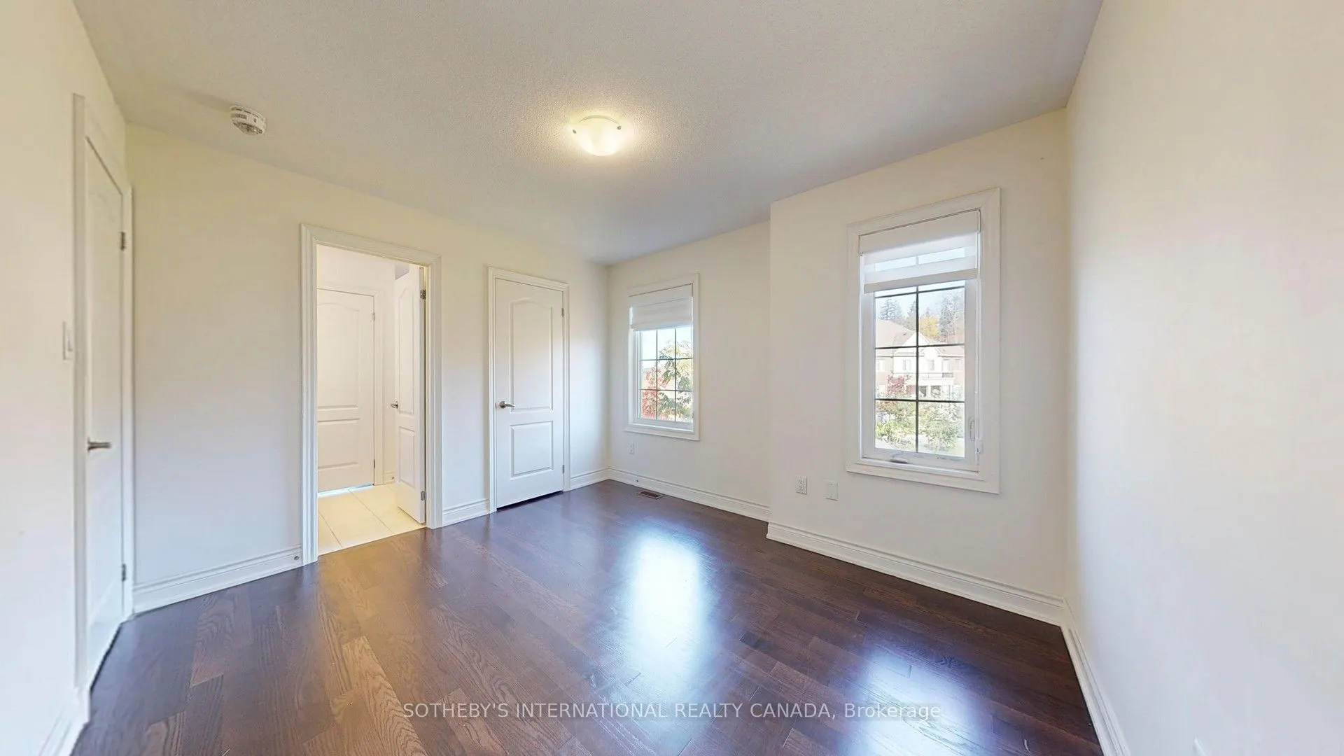 60 Sharonview Crescent