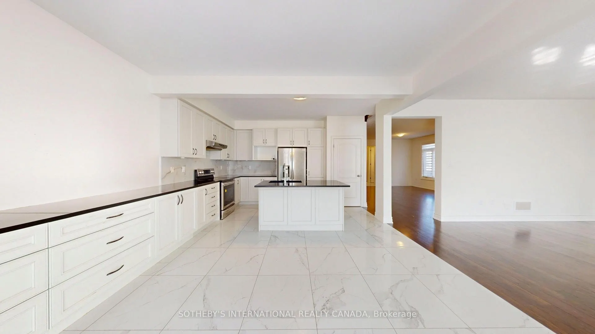 60 Sharonview Crescent