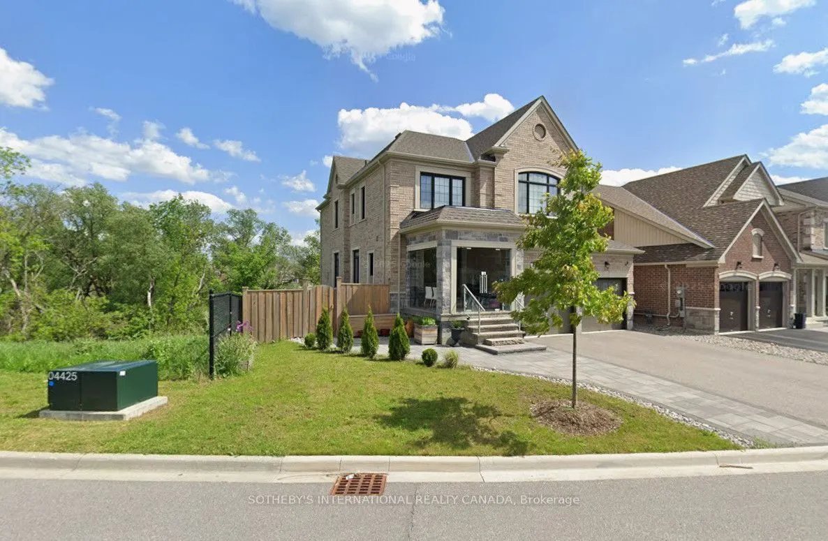 60 Sharonview Crescent