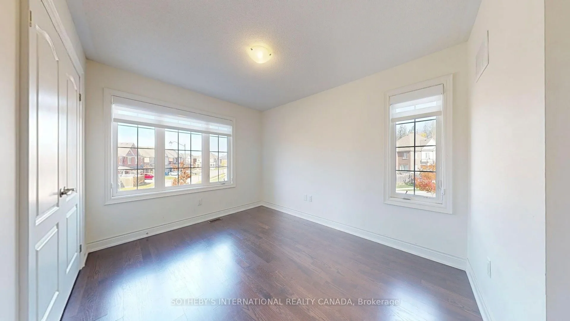 60 Sharonview Crescent