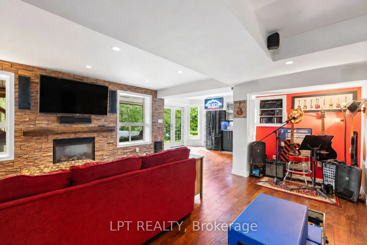 370 Silken Laumann Drive