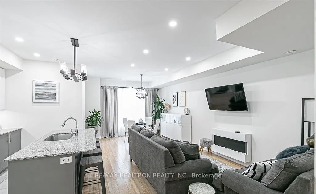 181 Parktree Drive #11