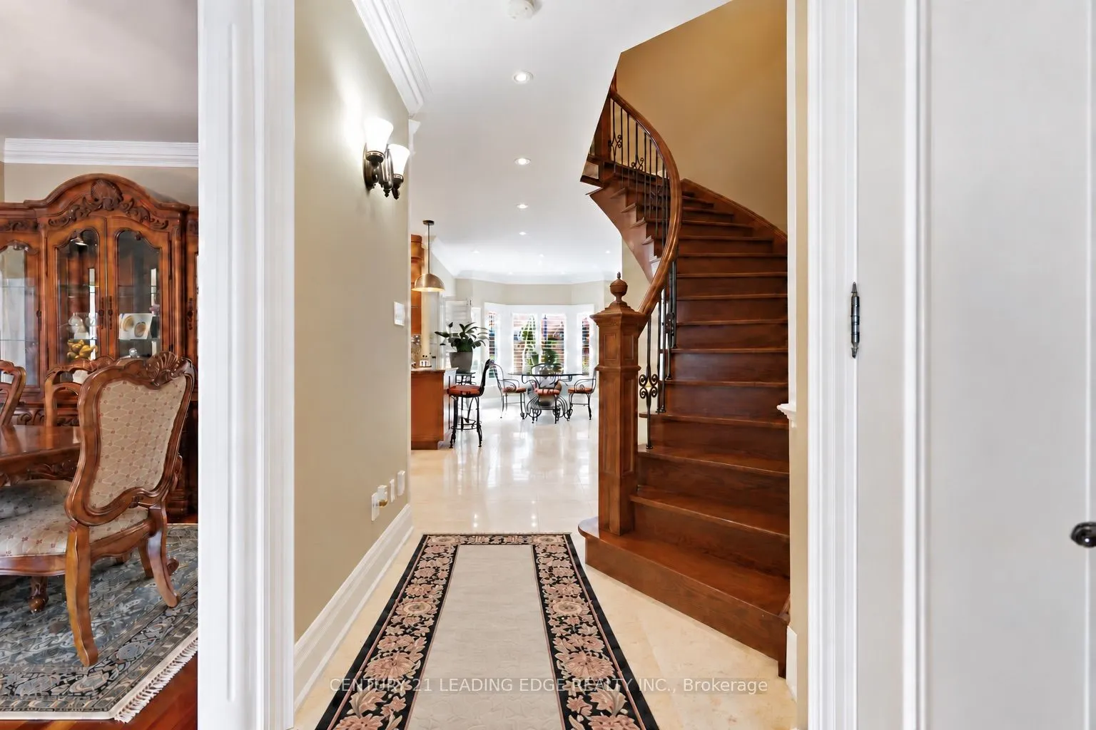 40 Arista Gate