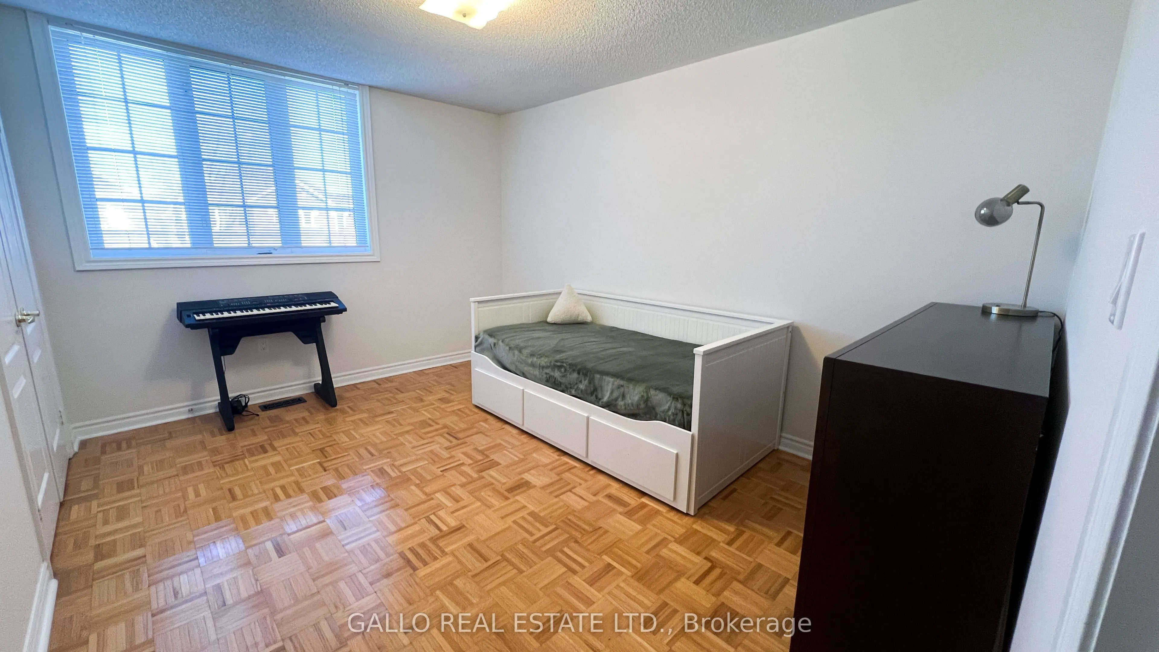 69 Adventure Crescent
