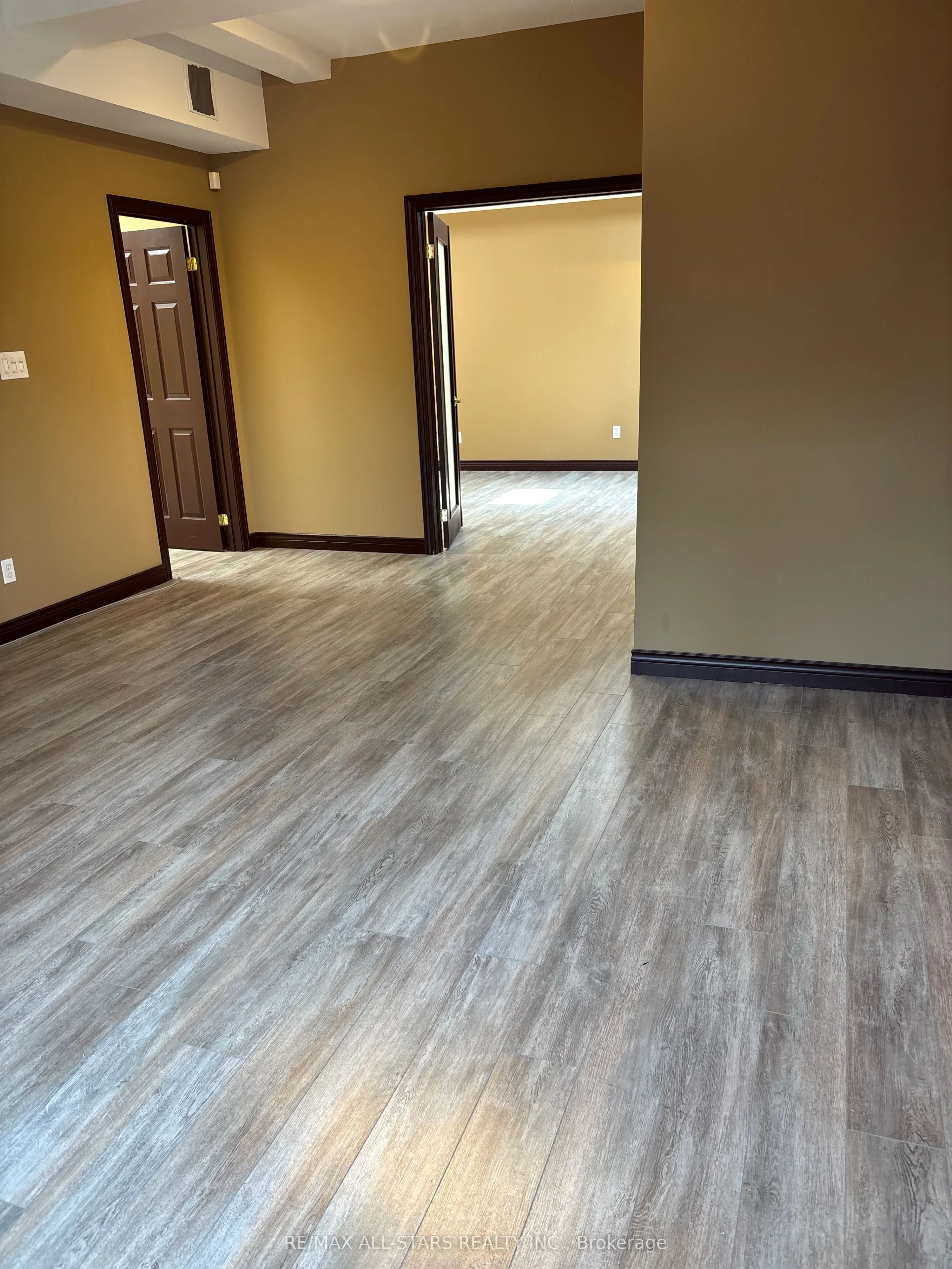 38 Wellington Street E #7C