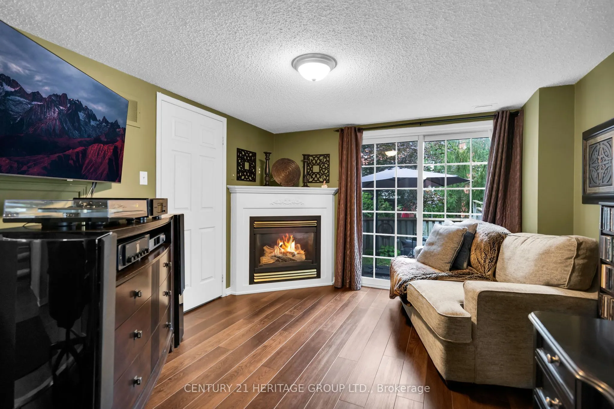 83 Mosaics Avenue #61