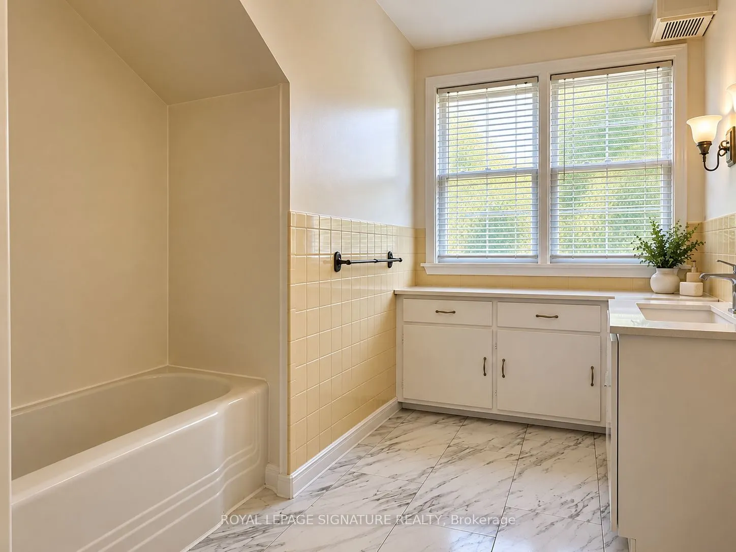 21 Yongeview Avenue #Main Unit
