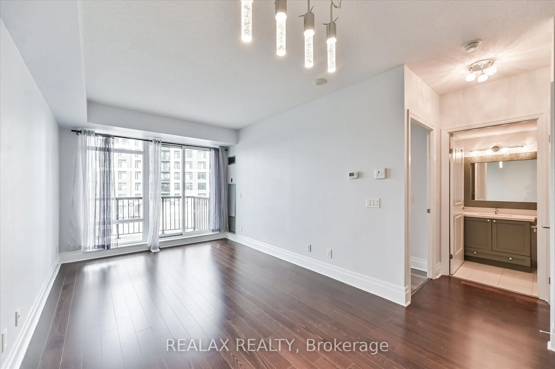 131 Upper Duke Crescent #801
