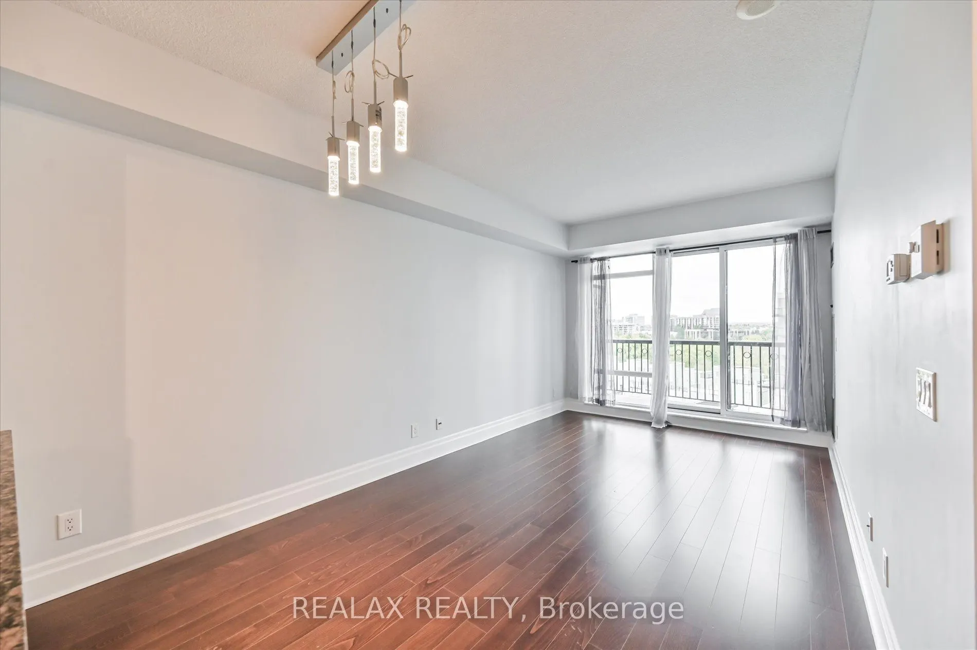 131 Upper Duke Crescent #801