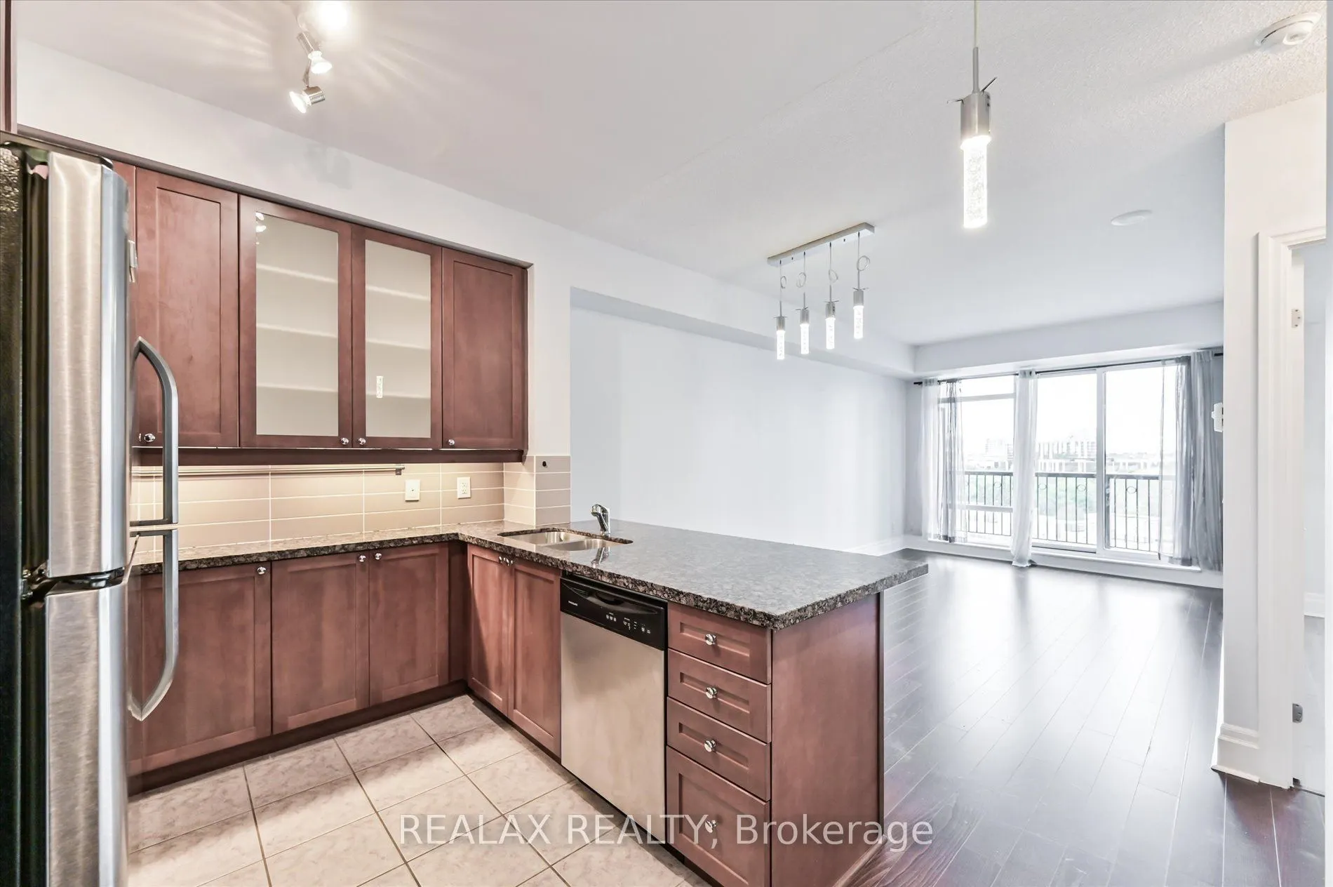 131 Upper Duke Crescent #801