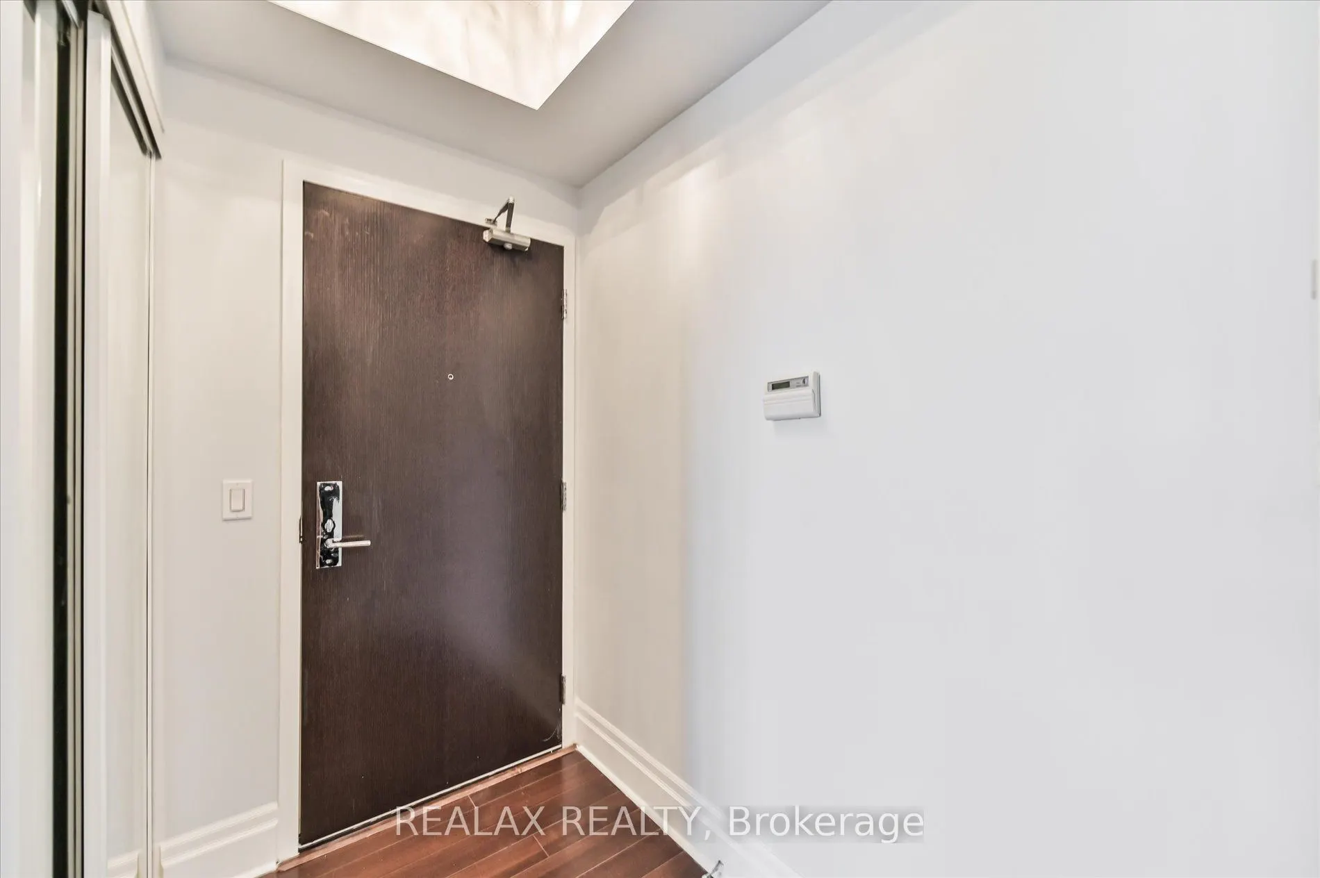 131 Upper Duke Crescent #801