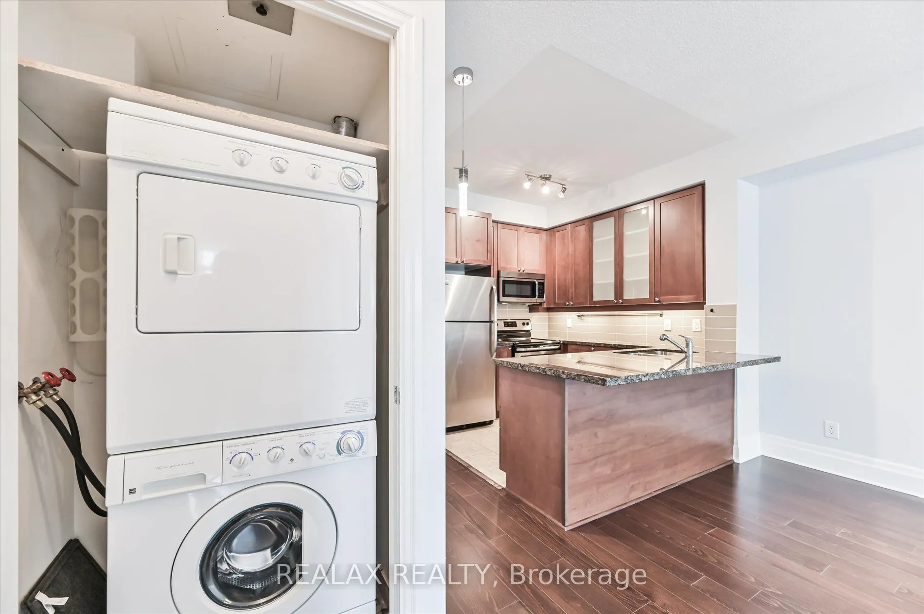 131 Upper Duke Crescent #801