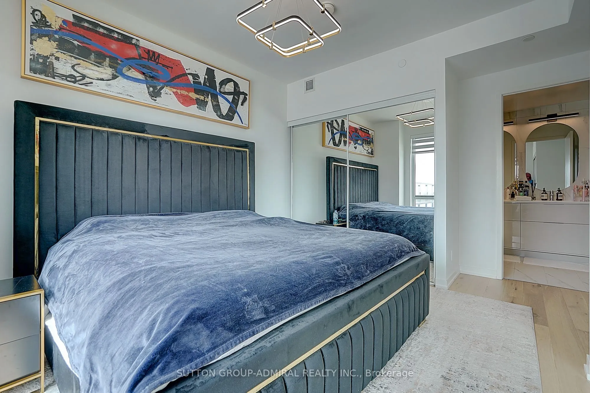 8 Beverley Glen Boulevard #712
