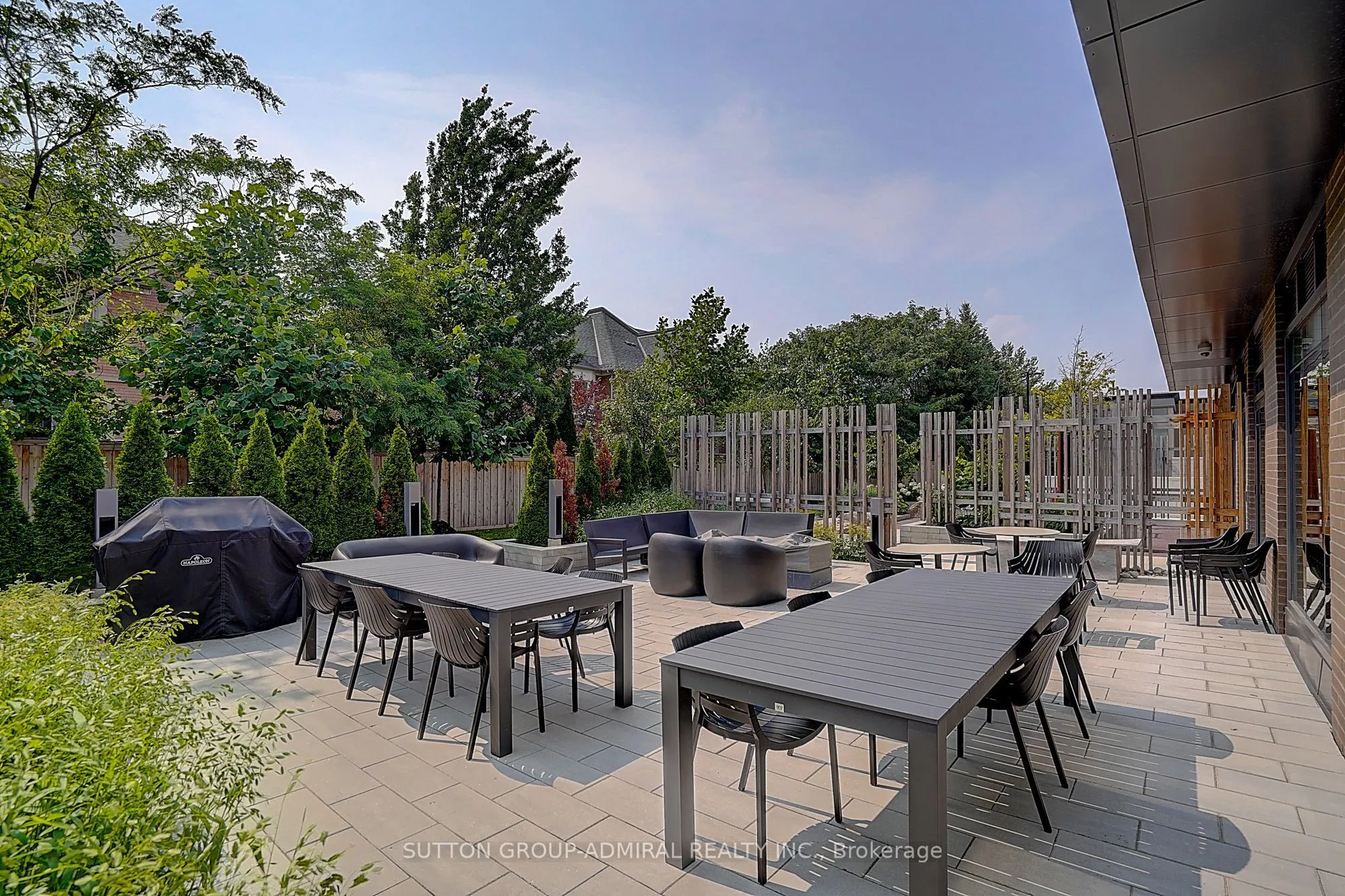 8 Beverley Glen Boulevard #712