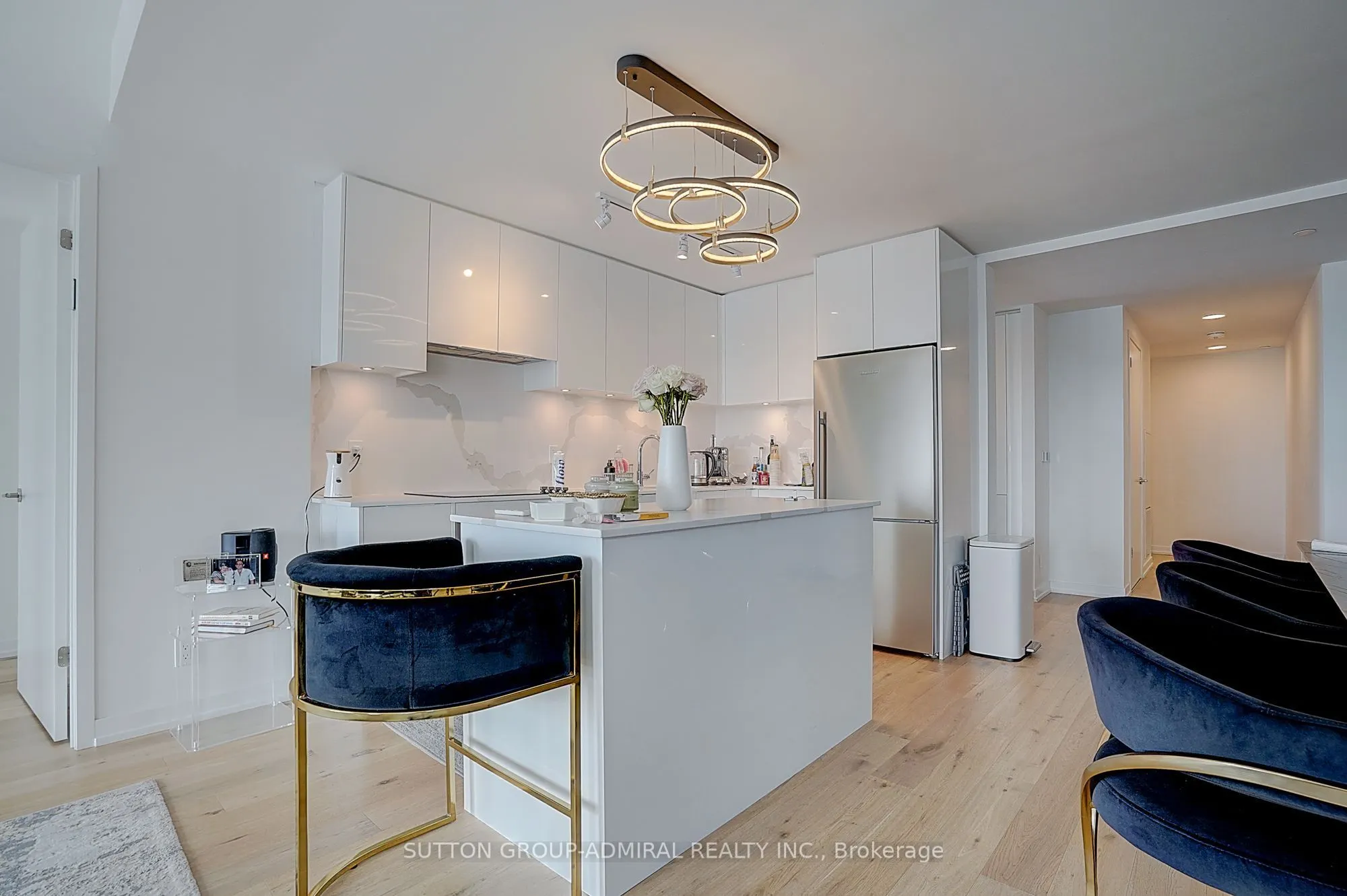 8 Beverley Glen Boulevard #712