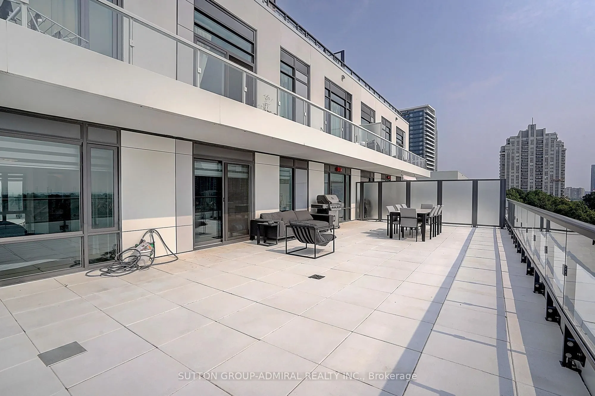 8 Beverley Glen Boulevard #712