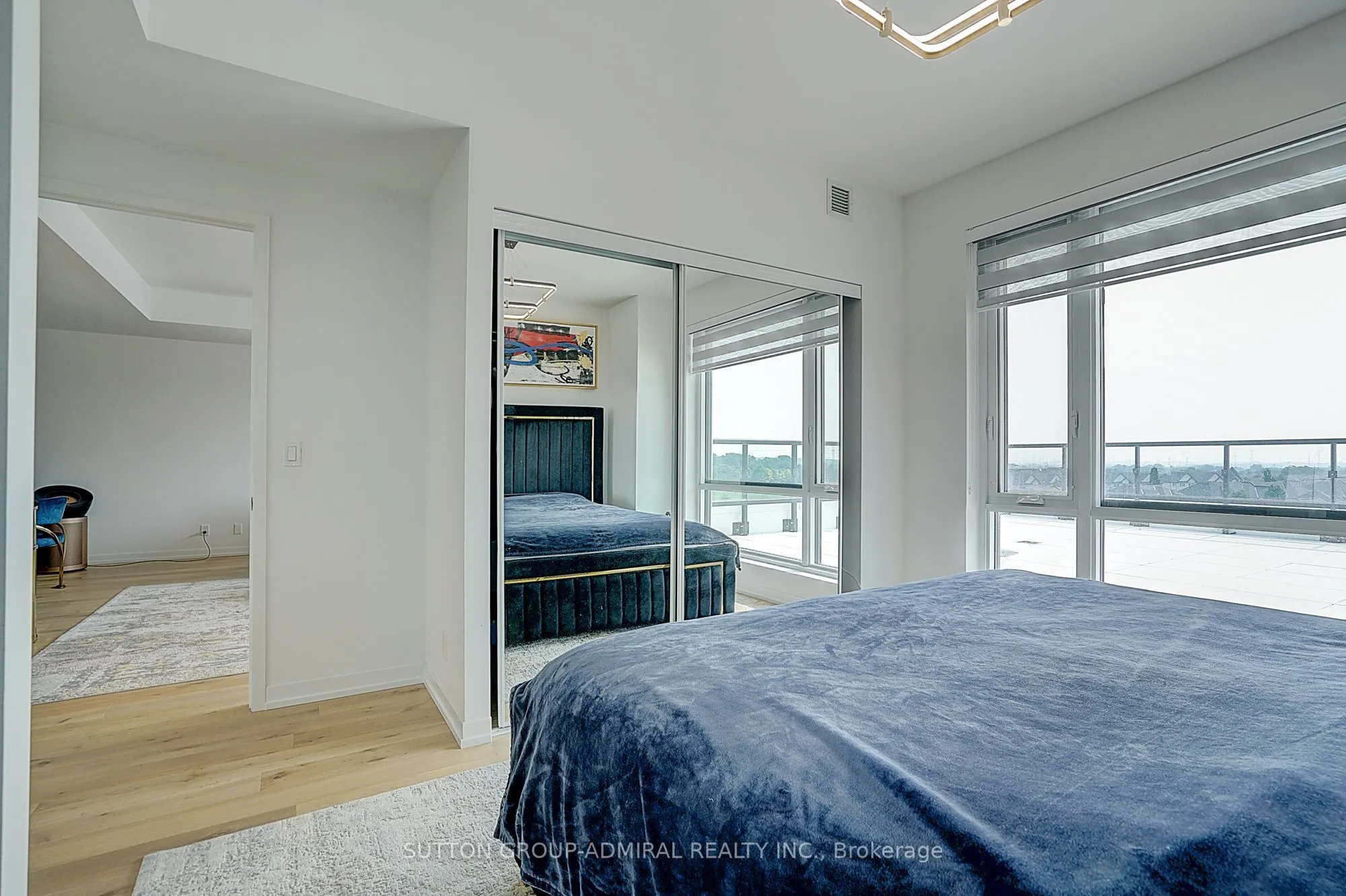 8 Beverley Glen Boulevard #712