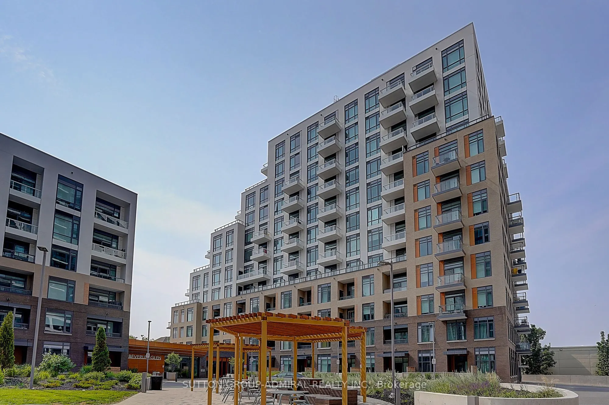 8 Beverley Glen Boulevard #712