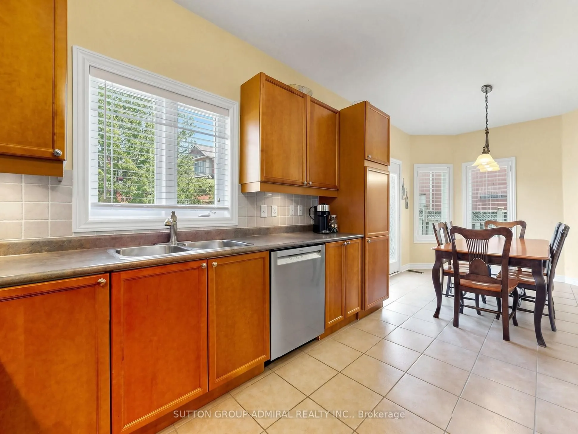 22 Canyon Hill Avenue