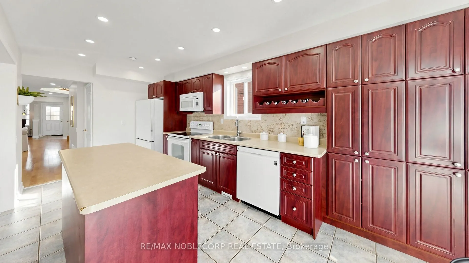 48 Ed Quigg Way