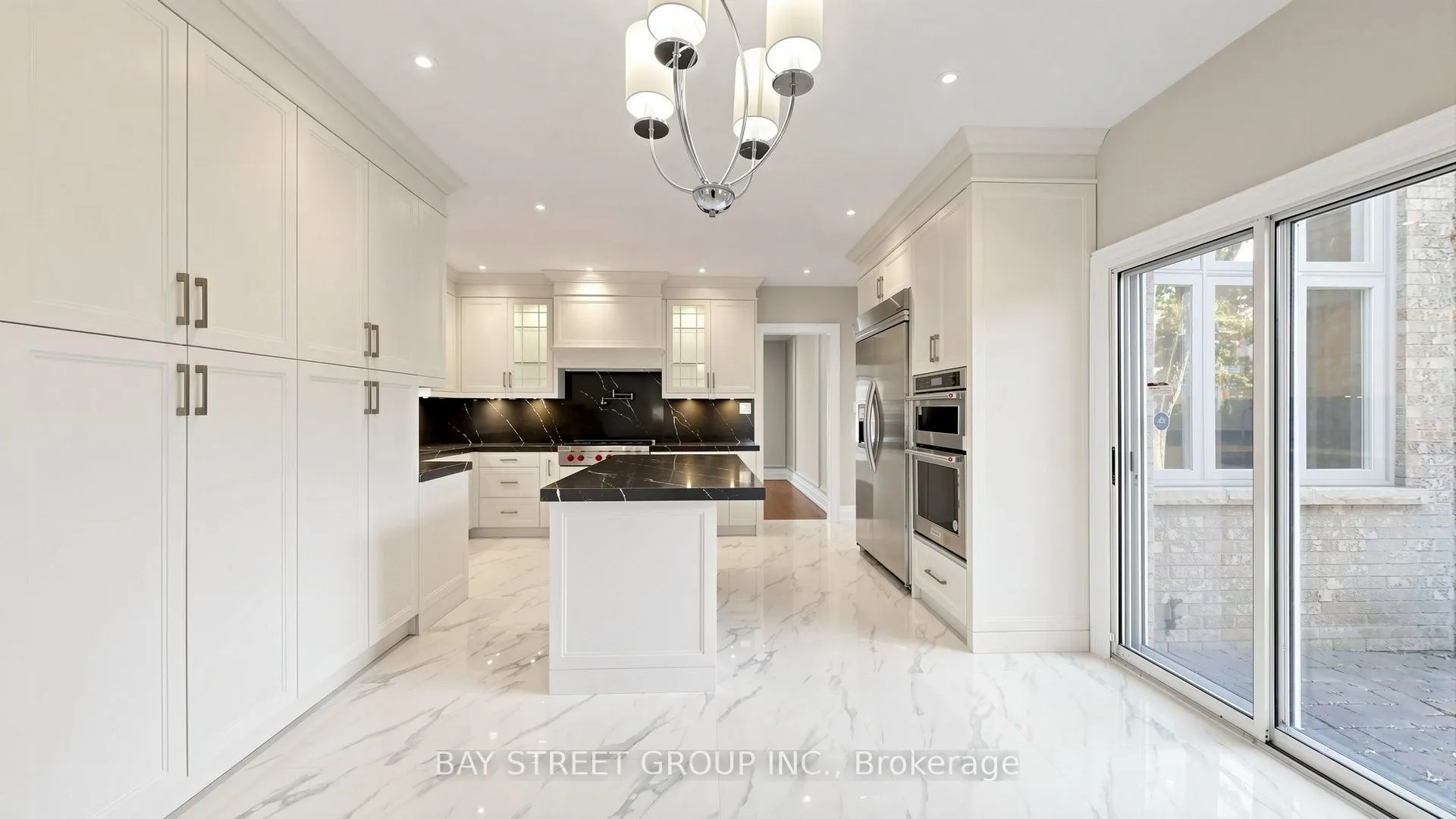 50 Lytton Boulevard