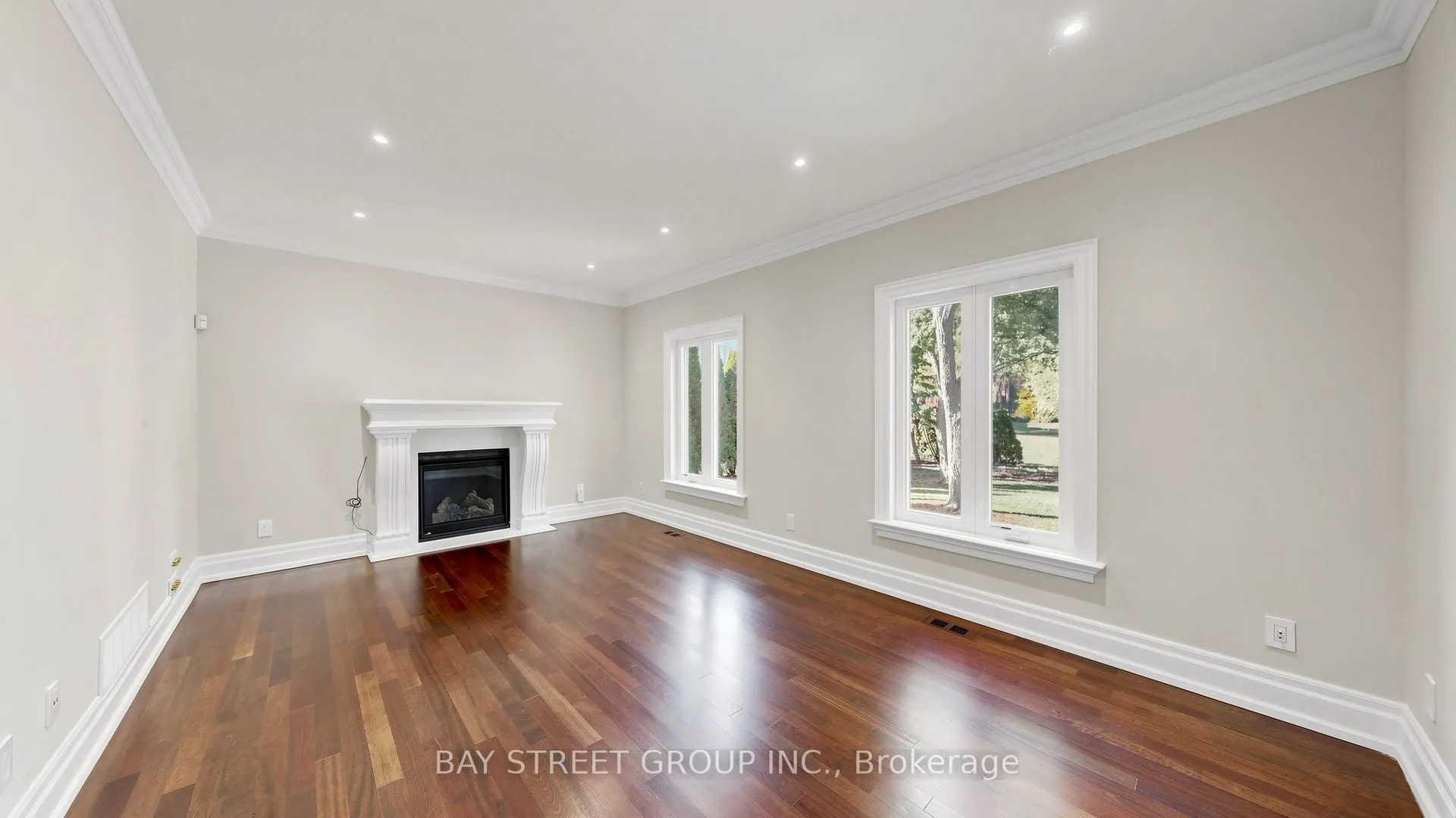 50 Lytton Boulevard