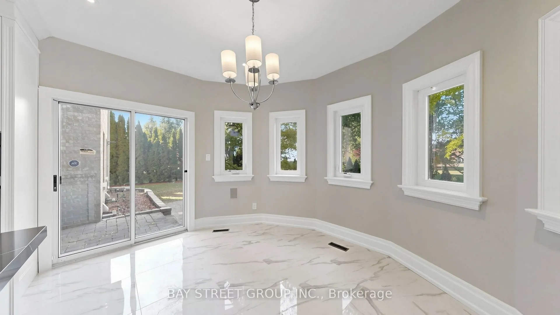 50 Lytton Boulevard
