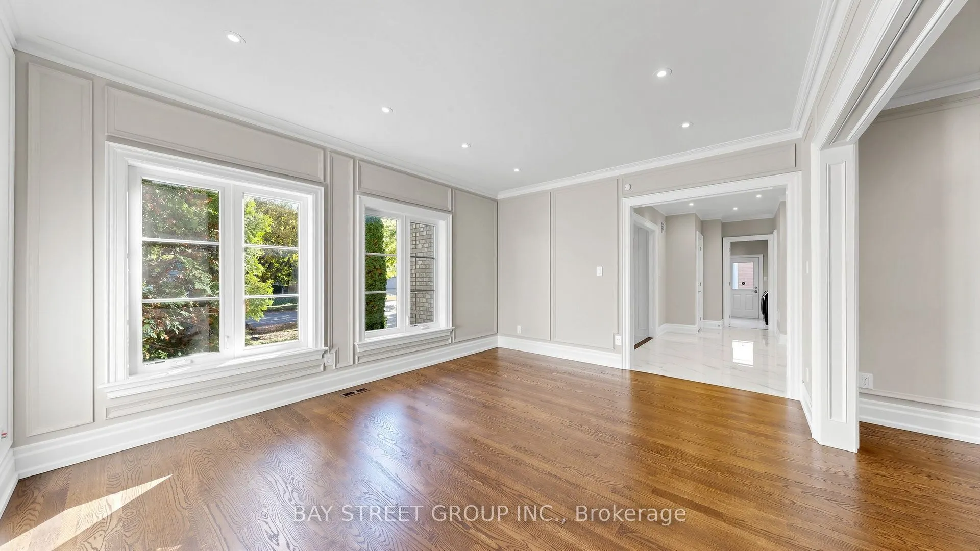 50 Lytton Boulevard