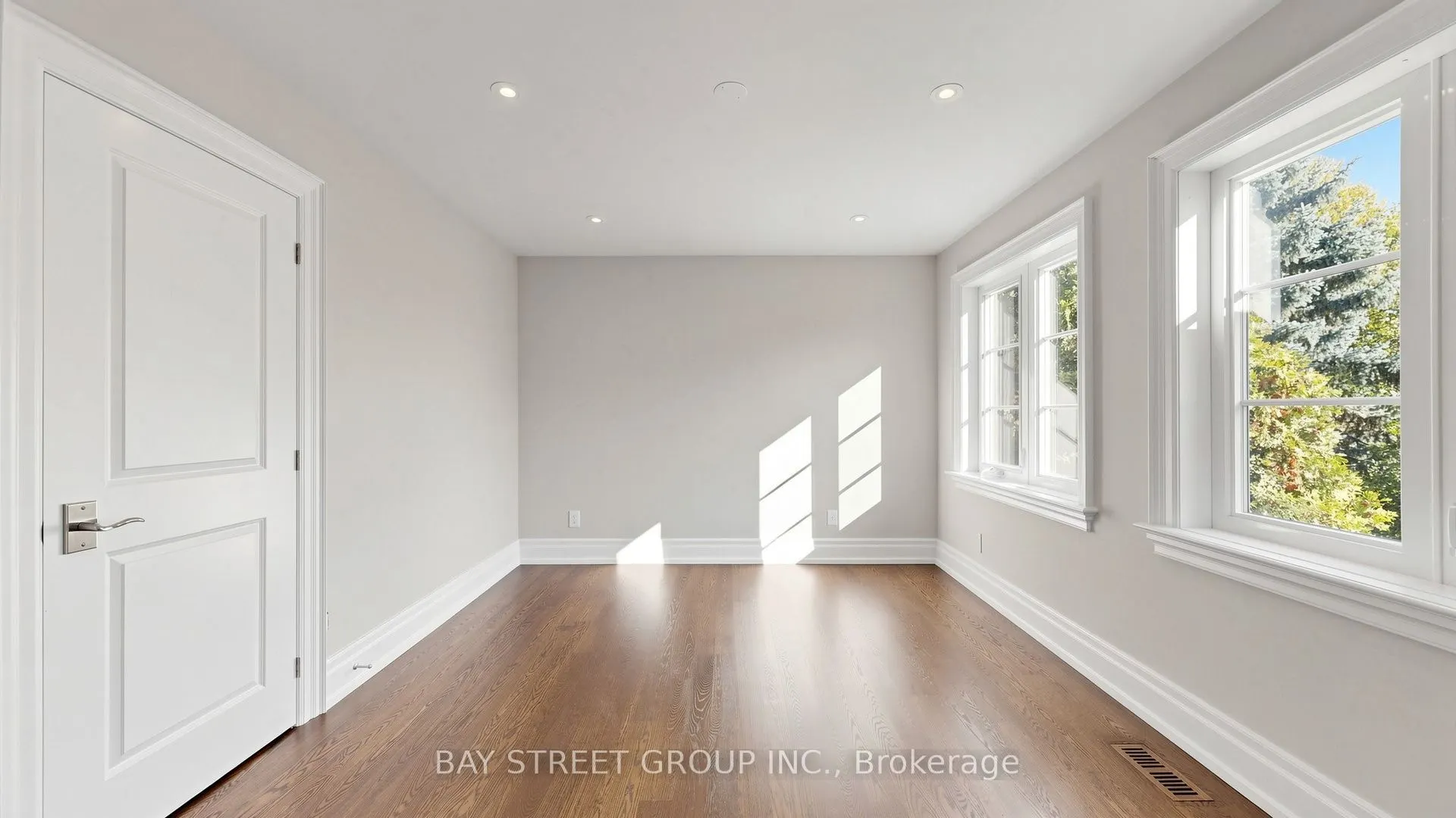 50 Lytton Boulevard