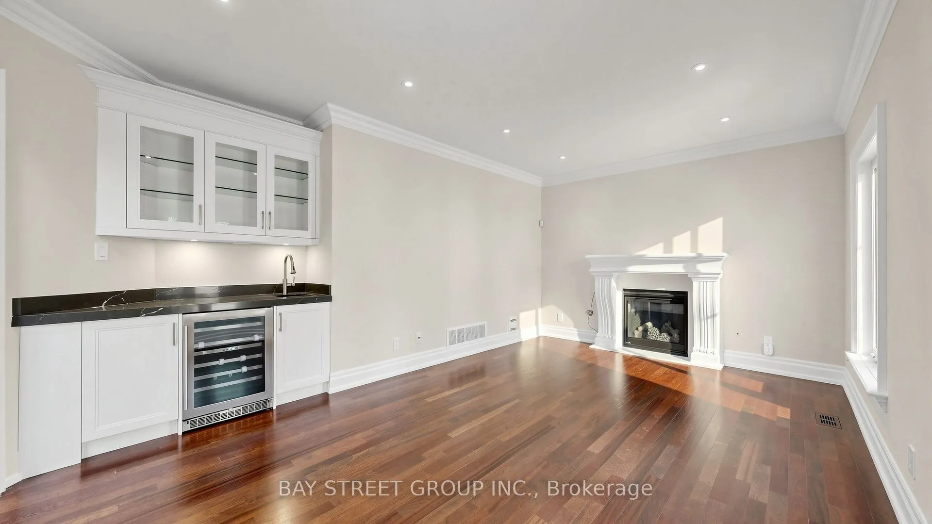 50 Lytton Boulevard
